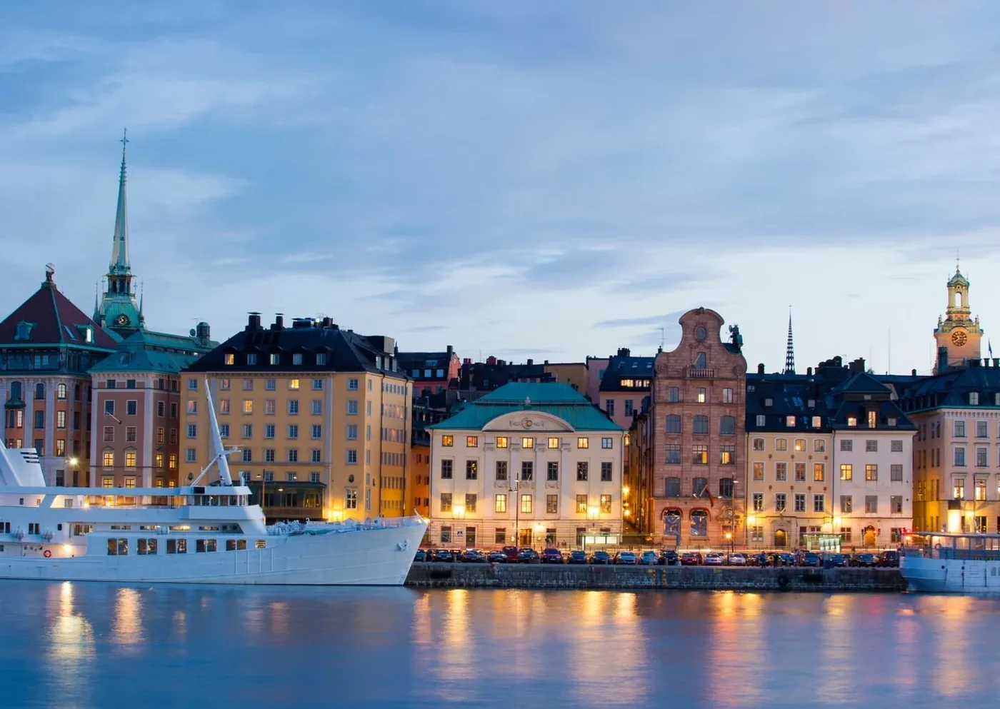 Stockholms strandlinje i skymningen